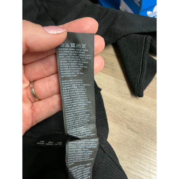 Capsule Women’s Long V-Neck Button-Up Cardigan Size 16/18 - Picture 8 of 9